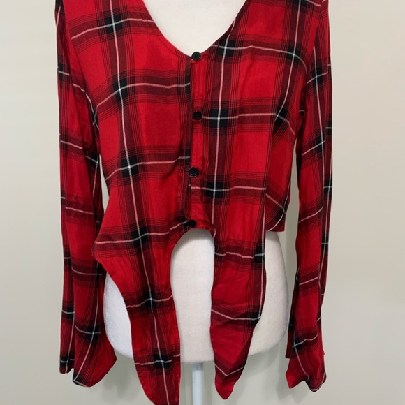 NWT Cute Plaid Tie Front Top - Picture 9 of 10